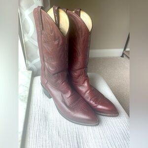 Dan Post burgundy/maroon cowboy boots size 10 1/2D